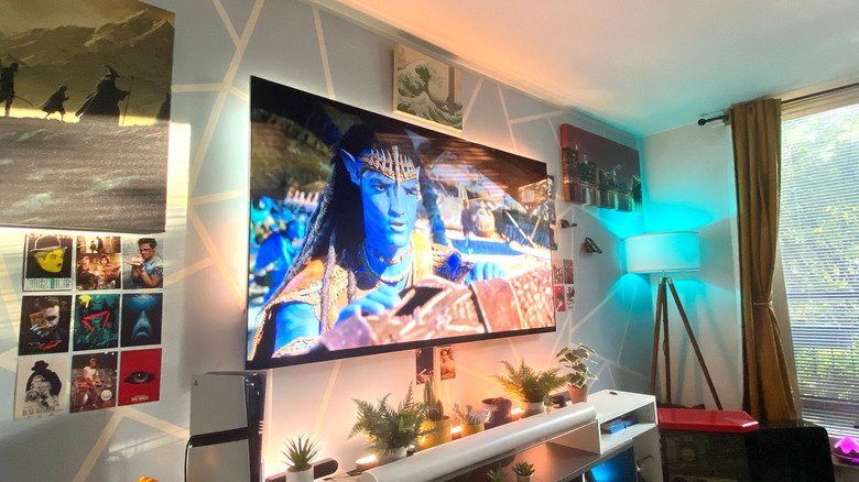 TV İzlerken Doğru Mesafe: 30 Derece Kuralı Nedir?