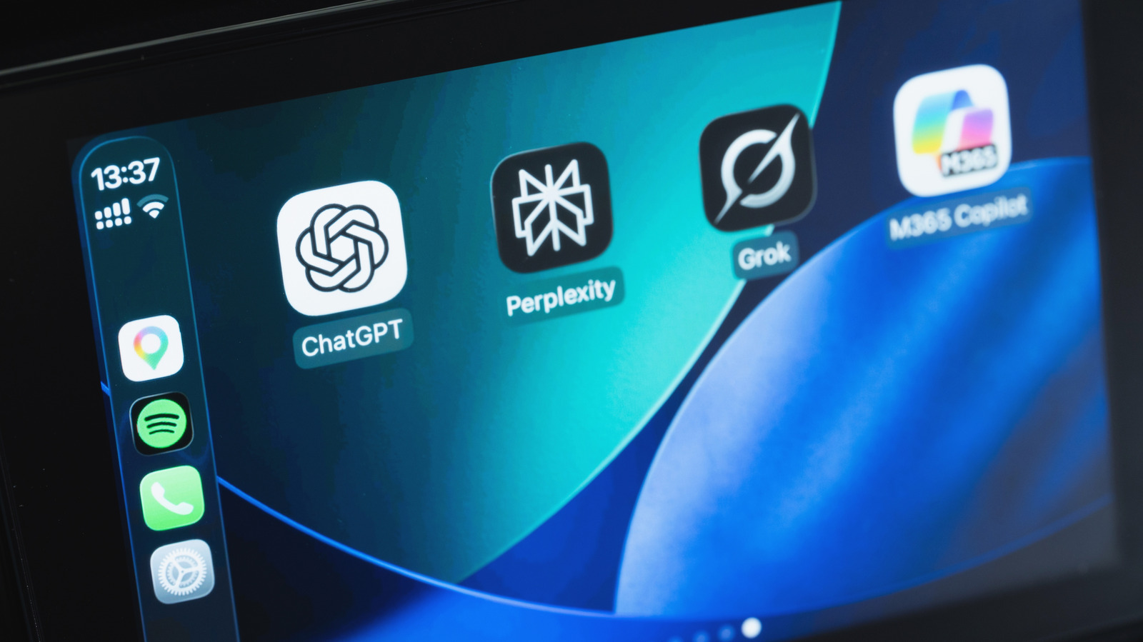 CarPlay'de Yapay Zeka Dönemi: Hangi Chatbot'lar Arabanızda Sizinle Konuşuyor?
