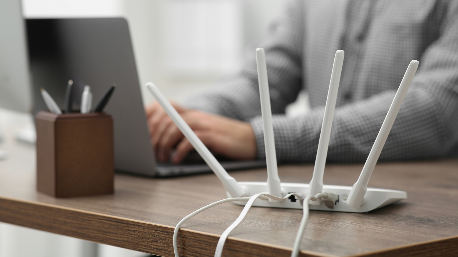 Modeminizi Düzenli Olarak Yeniden Başlatmanın Önemi: Hız, Güvenlik ve İstikrar İçin Küçük Bir Adım