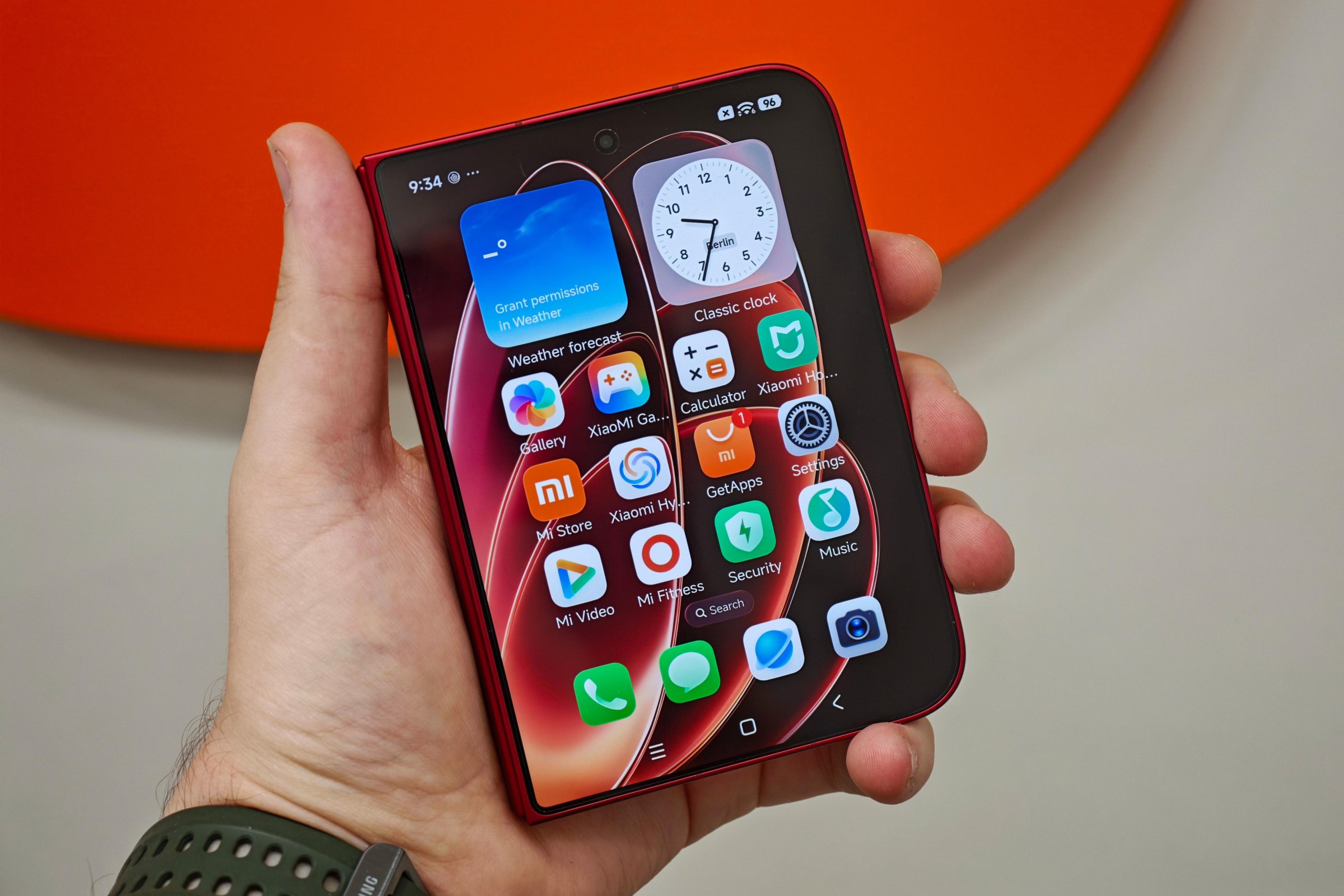 Xiaomi 18 Fold: Samsung'u Kıskandıracak Geniş Katlanabilir Telefon