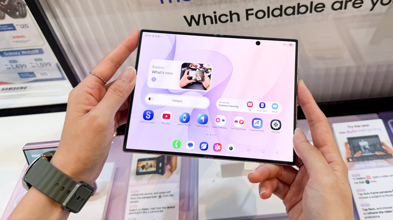 Galaxy Z Fold 8'de DeX'i Tek Başına Çalıştırmanın Yolu Bulundu